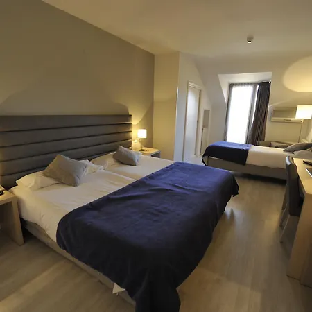 Puerta De Segovia Otel 4*