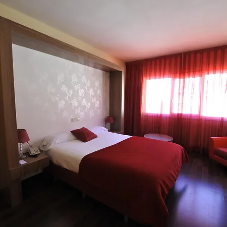 Otel Puerta De Segovia La Lastrilla