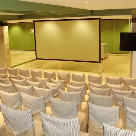 Otel Puerta De Segovia 4*
