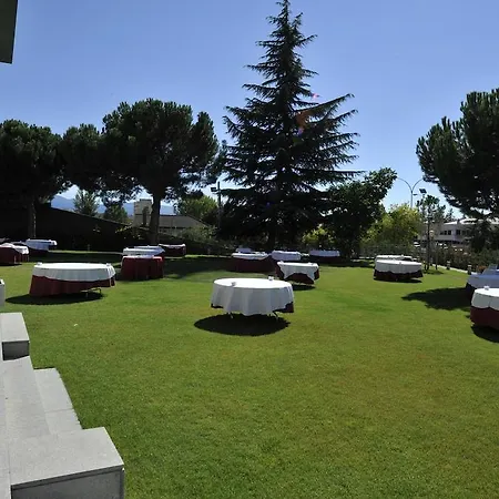 Puerta De Segovia Otel 4*