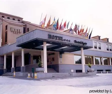 Otel Puerta De Segovia 4*