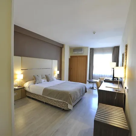 Puerta De Segovia 4*