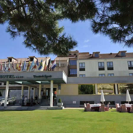 Otel Puerta De Segovia La Lastrilla
