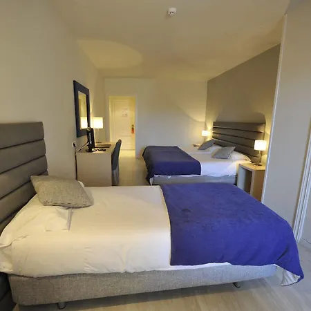 Otel Puerta De Segovia 4*
